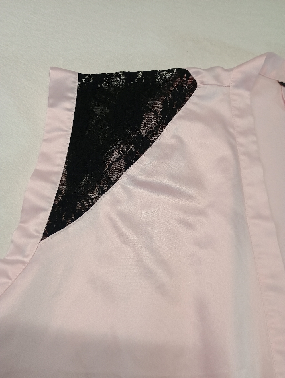 Victoria's Secret  Pink Satin  Robe with Black Lace Shoulder Panels - Picture 2 of 7